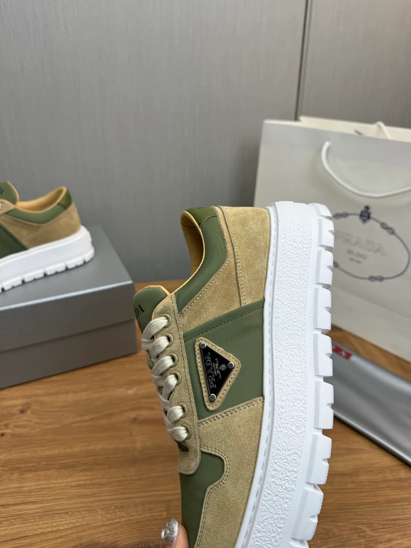Men's shoes 💰620💰 [PRADA] Autumn and winter hot men's shoes are shipped 👏Official website synchronized ⬆️Original fly-woven cowhide fabric + cowhide lining, 1⃣️:1⃣️reproduction, original sole, 38-45 (45. Customized, non-refundable)